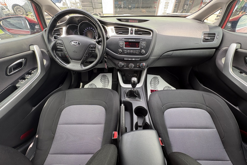 Ponuka / Kia Cee´d 1.4 CVVT LX/Silver