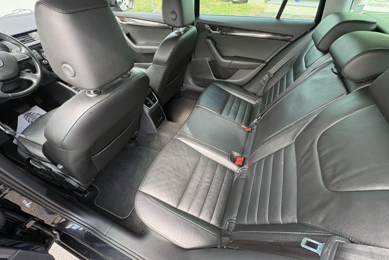 Ponuka / Škoda Octavia Combi 1.8 TSI Business DSG 4x4