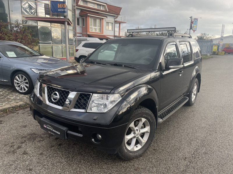 Nissan Pathfinder 2.5 dCi LE